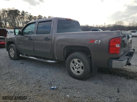 2008 Chevrolet Silverado 1500 LT w/1LT with VIN 2GCEK13M181168234, listed as a Copart auction lot 44300925 with 294,154 mi miles and Salvage Title. Bid and sale history available at carsss.com. Image 2.