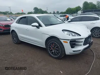 2015 Porsche Macan Turbo z VIN WP1AF2A5XFLB93921, wystawiony jako IAAI lot #42466833 z przebiegiem 89 098 mil mil oraz . Historia ofert i sprzedaży dostępna na DreamBid. Obrazek 1.