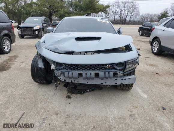 2020 Dodge Charger Scat Pack with VIN 2C3CDXGJ2LH241037, listed as a Copart auction lot 44135045 with 39,066 mi miles and Salvage Title. Bid and sale history available at carsss.com. Image 5.