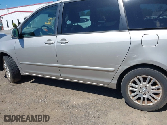 2010 Toyota Sienna XLE with VIN 5TDYK4CC3AS316002, listed as a IAAI auction lot 42138246 with 123,203 mi miles. Bid and sale history available at carsss.com. Image 14.