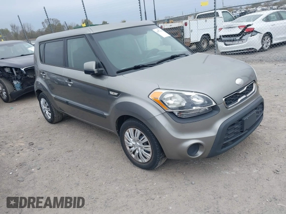2013 Kia Soul with VIN KNDJT2A53D7636040, listed as a IAAI auction lot 40979461 with 122,530 mi miles. Bid and sale history available at carsss.com. Image 1.