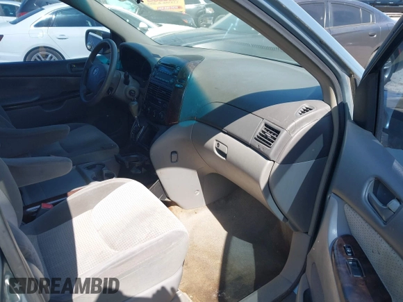 2007 Toyota Sienna CE with VIN 5TDZK23C07S046650, listed as a IAAI auction lot 42019170 with 294,359 mi miles. Bid and sale history available at carsss.com. Image 5.