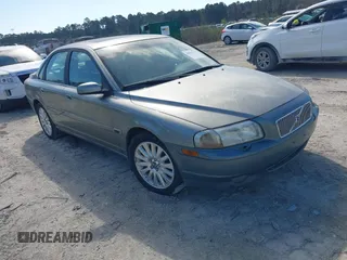2006 Volvo S80 with VIN YV1TS592X61445710, listed as a IAAI auction lot 41831730 with 186,048 mi miles. Bid and sale history available at carsss.com. Image 1.