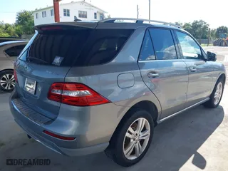2014 Mercedes-Benz M-Class ML 350 BlueTEC with VIN 4JGDA2EB6EA275759, listed as a IAAI auction lot 40403071 with 75,095 mi miles. Bid and sale history available at carsss.com. Image 4.