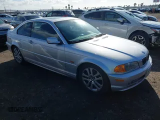 2001 BMW 3 Series 330Ci with VIN WBABN53401JU34692, listed as a IAAI auction lot 41763039 with 204,062 mi miles. Bid and sale history available at carsss.com. Image 1.