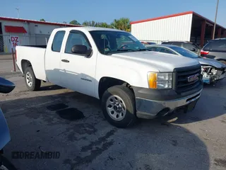 2011 GMC Sierra 1500 Work Truck z VIN 1GTR1TEX9BZ140316, wystawiony jako IAAI lot #41734344 z przebiegiem 70 065 mil mil oraz . Historia ofert i sprzedaży dostępna na DreamBid. Obrazek 1.