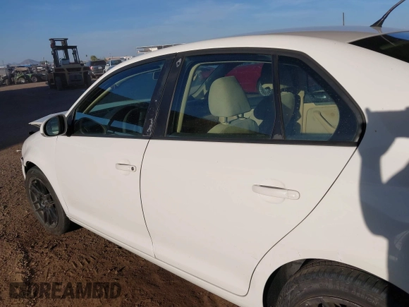 2009 Volkswagen Jetta S с VIN 3VWJZ71K79M040280, выставлен на аукционе IAAI как лот 42328383 с пробегом 160 072 миль миль и . История ставок и продаж доступна на DreamBid. Изображение 15.