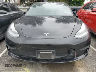 2020 Tesla Model 3 Standard Range Plus z VIN 5YJ3E1EA7LF614006, wystawiony jako Copart lot #53491465 z przebiegiem 51 170 mil mil oraz Czysty tytuł • Clean title. Historia ofert i sprzedaży dostępna na DreamBid. Obrazek 5.