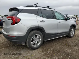2022 GMC Terrain SLE z VIN 3GKALMEV6NL143864, wystawiony jako Copart lot #42640765 z przebiegiem 24 300 mil mil oraz Czysty tytuł • Clean title. Historia ofert i sprzedaży dostępna na DreamBid. Obrazek 3.