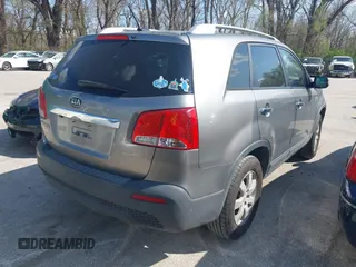 2011 Kia Sorento LX with VIN 5XYKT3A15BG126618, listed as a IAAI auction lot 41929422 with 192,781 mi miles. Bid and sale history available at carsss.com. Image 4.