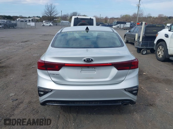 2019 Kia Forte LXS z VIN 3KPF24AD3KE041214, wystawiony jako IAAI lot #41893834 z przebiegiem 105 581 mil mil oraz . Historia ofert i sprzedaży dostępna na DreamBid. Obrazek 17.