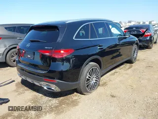 2024 Mercedes-Benz GLC 300 z VIN W1NKM4HB2RF190431, wystawiony jako IAAI lot #41859830 z przebiegiem 7 259 mil mil oraz . Historia ofert i sprzedaży dostępna na DreamBid. Obrazek 4.
