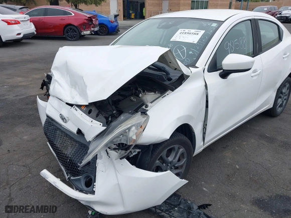 2019 Toyota Yaris Sedan L with VIN 3MYDLBYVXKY507258, listed as a IAAI auction lot 41890588 with 1 mi miles. Bid and sale history available at carsss.com. Image 16.