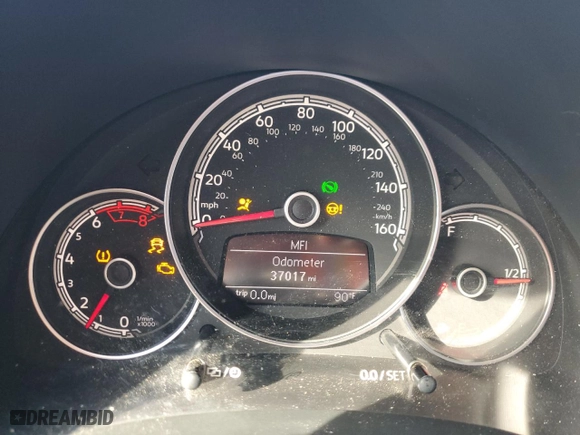 2019 Volkswagen Beetle SE with VIN 3VWJD7AT3KM719413, listed as a Copart auction lot 68978734 with 37,017 mi miles and Salvage Title. Bid and sale history available at carsss.com. Image 9.