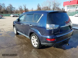 2010 Mitsubishi Outlander GT with VIN JA4JT5AX3AZ015815, listed as a IAAI auction lot 41517180 with 122,020 mi miles. Bid and sale history available at carsss.com. Image 3.