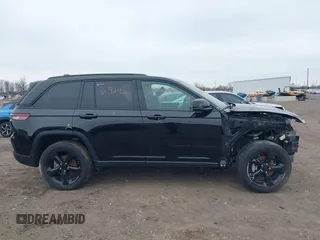 2024 Jeep Grand Cherokee Altitude z VIN 1C4RJHAG7RC679243, wystawiony jako IAAI lot #41920086 z przebiegiem Nie podano mil oraz . Historia ofert i sprzedaży dostępna na DreamBid. Obrazek 14.