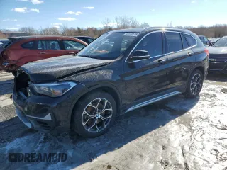 2021 BMW X1 xDrive28i with VIN WBXJG9C04M5T78933, listed as a Copart auction lot 45018135 with 72,067 mi miles and Salvage Title. Bid and sale history available at carsss.com. Image 1.