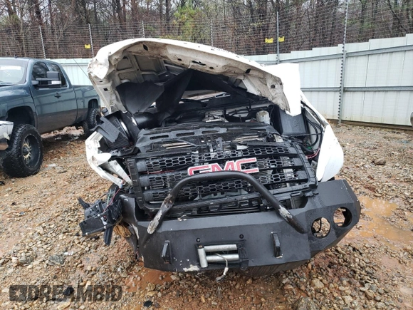 2011 GMC Sierra 2500HD SLT z VIN 1GT121C88BF114348, wystawiony jako Copart lot #43801915 z przebiegiem Nie podano mil oraz Nie do naprawy • Non repairable. Historia ofert i sprzedaży dostępna na DreamBid. Obrazek 5.