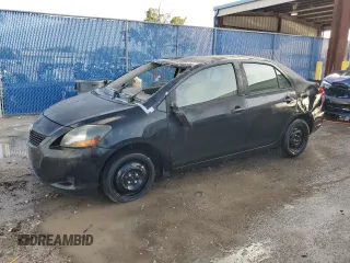 2010 Toyota Yaris z VIN JTDBT4K32A1390917, wystawiony jako Copart lot #73411964 z przebiegiem Nie podano mil oraz Szkoda całkowita • Salvage title. Historia ofert i sprzedaży dostępna na DreamBid. Obrazek 1.