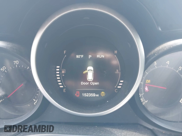 2016 FIAT 500X Trekking z VIN ZFBCFYCT6GP391983, wystawiony jako IAAI lot #42329595 z przebiegiem 152 359 mil mil oraz . Historia ofert i sprzedaży dostępna na DreamBid. Obrazek 7.