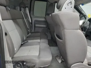 2004 Ford F-150 XL z VIN 1FTPX12504FA24553, wystawiony jako Copart lot #57889795 z przebiegiem 173 689 mil mil oraz Szkoda całkowita • Salvage title. Historia ofert i sprzedaży dostępna na DreamBid. Obrazek 10.