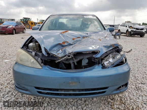 2004 Toyota Camry LE z VIN 4T1BE32K24U855206, wystawiony jako Copart lot #57270895 z przebiegiem 62 727 mil mil oraz Szkoda całkowita • Salvage title. Historia ofert i sprzedaży dostępna na DreamBid. Obrazek 5.
