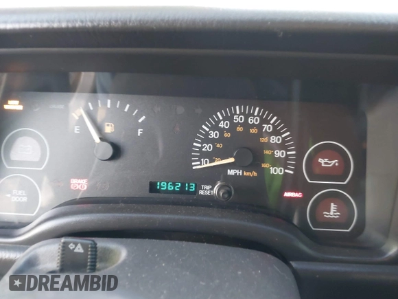 2000 Jeep Cherokee z VIN 1J4FF28P6YL132738, wystawiony jako IAAI lot #41382855 z przebiegiem 196 213 mil mil oraz . Historia ofert i sprzedaży dostępna na DreamBid. Obrazek 7.