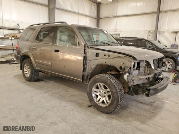 2005 Toyota Sequoia Limited with VIN 5TDBT48A25S246735, listed as a Copart auction lot 42233235 with 236,645 mi miles and Clean Title. Bid and sale history available at carsss.com. Image 4.