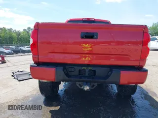 2017 Toyota Tundra SR z VIN 5TFUY5F10HX677527, wystawiony jako IAAI lot #42157357 z przebiegiem 43 111 mil mil oraz . Historia ofert i sprzedaży dostępna na DreamBid. Obrazek 16.