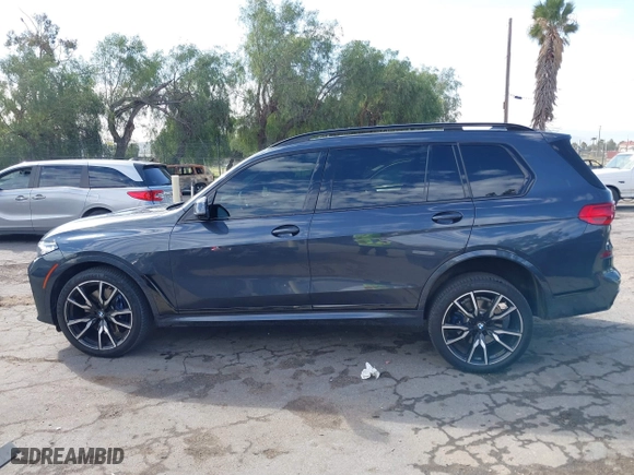 2021 BMW X7 xDrive40i with VIN 5UXCW2C05M9F76009, listed as a IAAI auction lot 41681992 with 48,565 mi miles. Bid and sale history available at carsss.com. Image 14.