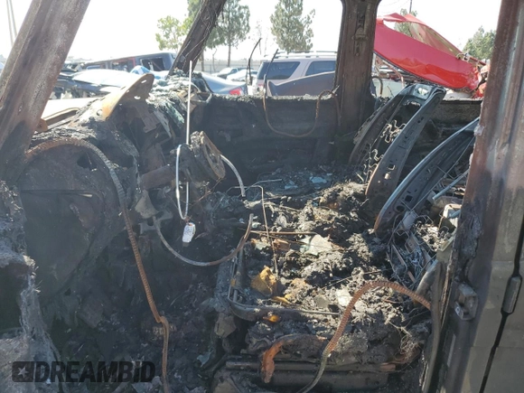 2018 Mercedes-Benz G 63 AMG z VIN WDCYC7DH9JX294083, wystawiony jako Copart lot #56709625 z przebiegiem Nie podano mil oraz Nie do naprawy • Non repairable. Historia ofert i sprzedaży dostępna na DreamBid. Obrazek 7.