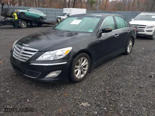 2013 Hyundai Genesis 3.8L with VIN KMHGC4DD4DU238390, listed as a IAAI auction lot 41850933 with 206,825 mi miles. Bid and sale history available at carsss.com. Image 2.