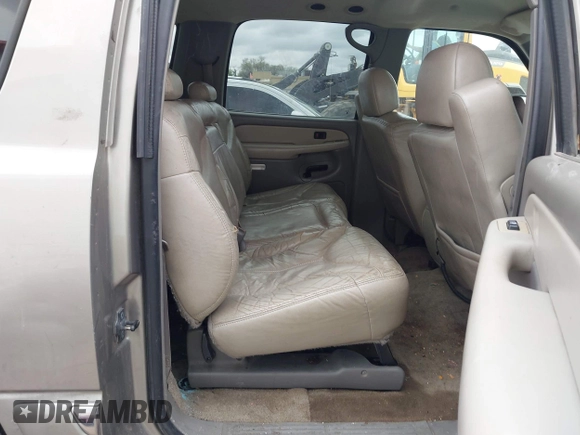 2002 GMC Yukon XL SLT with VIN 1GKFK16Z32J158981, listed as a IAAI auction lot 41951988 with 245,650 mi miles. Bid and sale history available at carsss.com. Image 8.