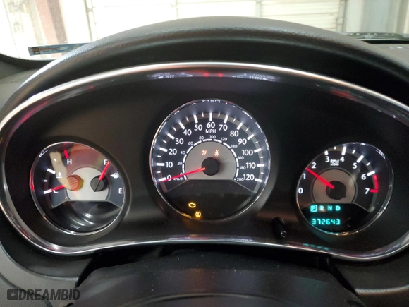2014 Chrysler 200 LX with VIN 1C3CCBAB2EN142655, listed as a Copart auction lot 84732894 with 372,643 mi miles and Salvage Title. Bid and sale history available at carsss.com. Image 9.