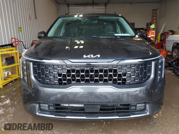 2025 Kia Carnival SX with VIN KNDNE5K33S6467800, listed as a IAAI auction lot 41624780 with 4,456 mi miles and . Bid and sale history available at DreamBid. Image 13.