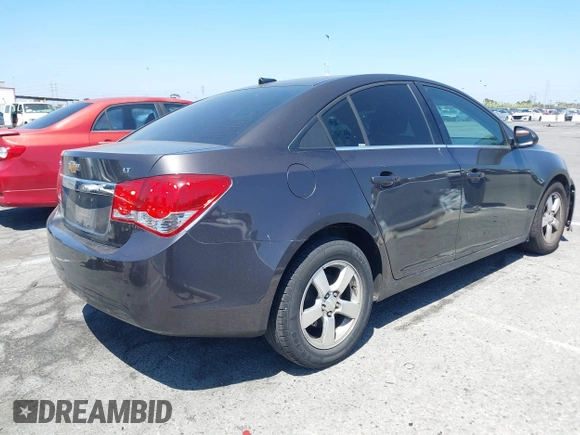 2014 Chevrolet Cruze 1LT z VIN 1G1PC5SB5E7154437, wystawiony jako IAAI lot #42215520 z przebiegiem 152 834 mil mil oraz . Historia ofert i sprzedaży dostępna na DreamBid. Obrazek 4.
