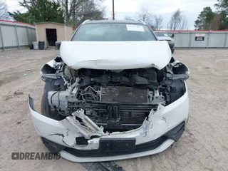 2020 Nissan Kicks SR z VIN 3N1CP5DV9LL494266, wystawiony jako IAAI lot #41699485 z przebiegiem 74 070 mil mil oraz . Historia ofert i sprzedaży dostępna na DreamBid. Obrazek 13.