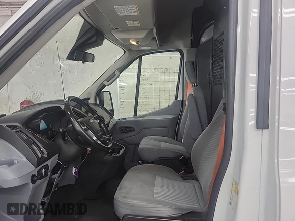 2019 Ford Transit z VIN 1FTYR2CG7KKA96911, wystawiony jako IAAI lot #42566551 z przebiegiem 207 807 mil mil oraz . Historia ofert i sprzedaży dostępna na DreamBid. Obrazek 45.