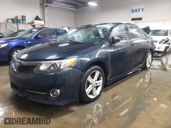 2014 Toyota Camry L with VIN 4T1BF1FK4EU865183, listed as a Copart auction lot 88019955 with 203,441 mi miles and Salvage Title. Bid and sale history available at carsss.com. Image 1.