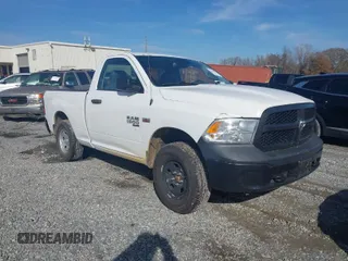 2020 Ram 1500 Tradesman z VIN 3C6JR7AT7LG138945, wystawiony jako IAAI lot #41442951 z przebiegiem 85 631 mil mil oraz . Historia ofert i sprzedaży dostępna na DreamBid. Obrazek 1.