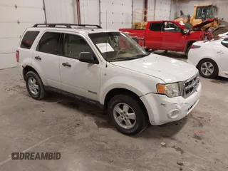 2008 Ford Escape XLT with VIN 1FMCU93128KA82058, listed as a IAAI auction lot 42005473 with 199,016 mi miles. Bid and sale history available at carsss.com. Image 1.