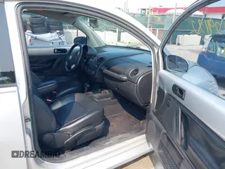 2008 Volkswagen Beetle S z VIN 3VWRW31C88M502079, wystawiony jako IAAI lot #42429122 z przebiegiem 168 324 mil mil oraz . Historia ofert i sprzedaży dostępna na DreamBid. Obrazek 5.