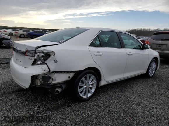2014 Toyota Camry SE with VIN 4T1BK1FK2EU542746, listed as a Copart auction lot 48057825 with 112,547 mi miles and Salvage Title. Bid and sale history available at carsss.com. Image 3.