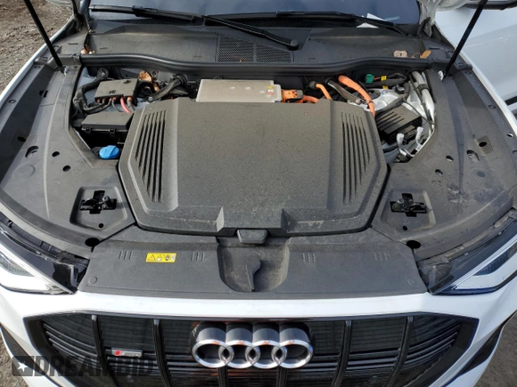 2021 Audi e-tron Sportback S line Premium Plus z VIN WA12AAGEXMB013582, wystawiony jako Copart lot #69440302 z przebiegiem 17 876 mil mil oraz . Historia ofert i sprzedaży dostępna na DreamBid. Obrazek 11.
