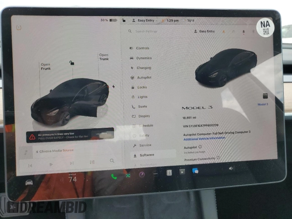 2023 Tesla Model 3 z VIN 5YJ3E1EA7PF600239, wystawiony jako Copart lot #56557705 z przebiegiem 18 851 mil mil oraz Szkoda całkowita • Salvage title. Historia ofert i sprzedaży dostępna na DreamBid. Obrazek 9.