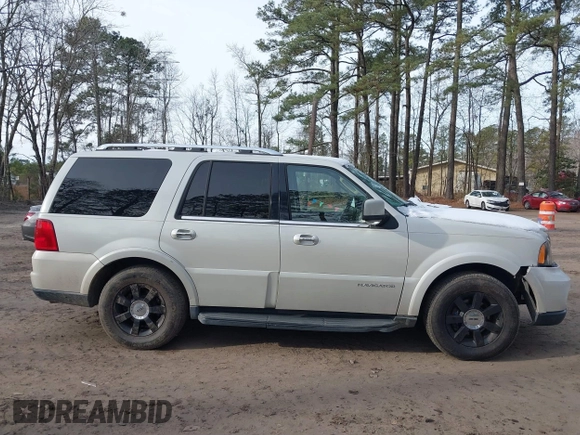 2006 Lincoln Navigator Luxury with VIN 5LMFU27506LJ25785, listed as a IAAI auction lot 41283074 with 73,040 mi miles. Bid and sale history available at carsss.com. Image 13.