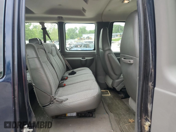 2007 Chevrolet Express Passenger z VIN 1GAHG39U571152181, wystawiony jako Copart lot #56238115 z przebiegiem 170 521 mil mil oraz Czysty tytuł • Clean title. Historia ofert i sprzedaży dostępna na DreamBid. Obrazek 11.