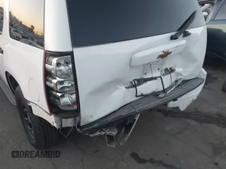 2009 Chevrolet Tahoe Police z VIN 1GNEC03059R274545, wystawiony jako IAAI lot #41156691 z przebiegiem 195 702 mil mil oraz . Historia ofert i sprzedaży dostępna na DreamBid. Obrazek 18.