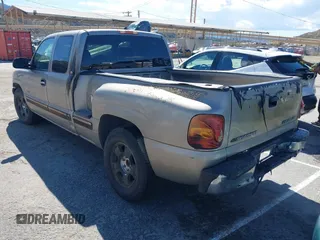 2001 Chevrolet Silverado 1500 LS with VIN 2GCEC19V311267026, listed as a IAAI auction lot 41381574 with Not Provided miles and . Bid and sale history available at DreamBid. Image 3.
