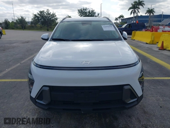 2024 Hyundai Kona SEL with VIN KM8HCCABXRU042463, listed as a IAAI auction lot 42090998 with 33,512 mi miles. Bid and sale history available at carsss.com. Image 12.